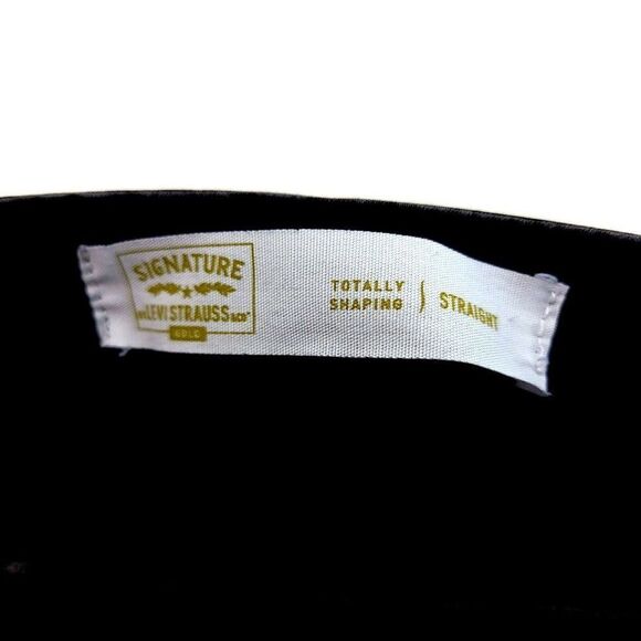 Levi's Signature Black Totally Shaping Straight Denim Women's Jeans 36/30 18M Hi - Picture 5 of 10